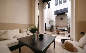 Riad Azzouna 13